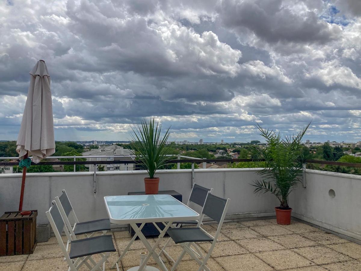 Proche Bordeaux Appartement 75 M2 Rooftop Bruges Exterior foto